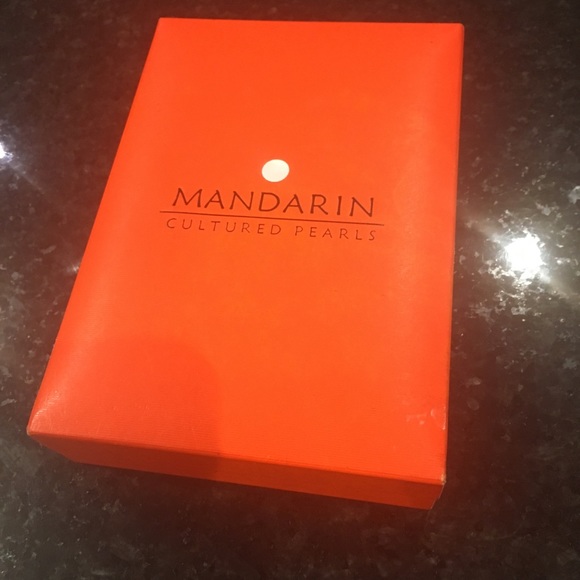 Mandarin Cultured Pearl Necklace and Earings - Picture 4 of 5